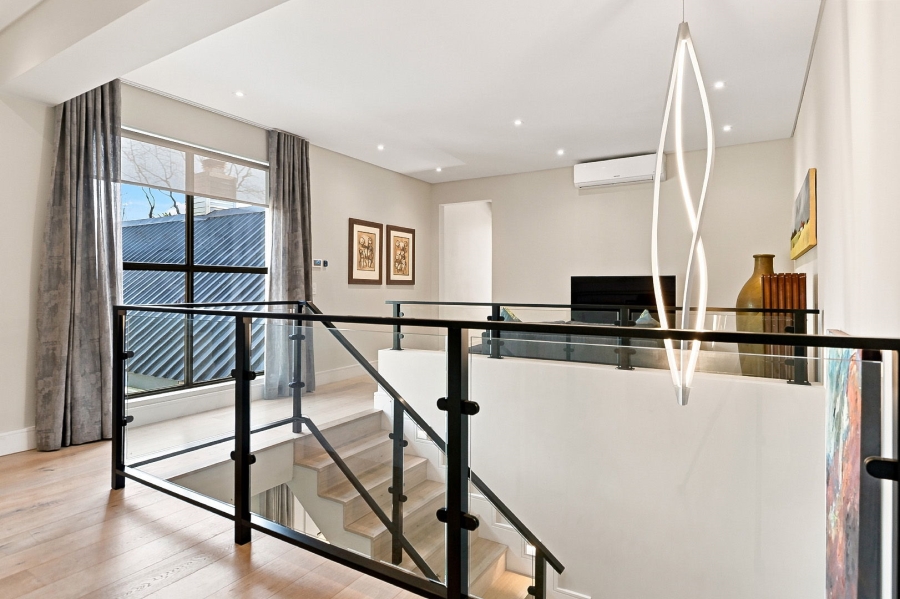 4 Bedroom Property for Sale in Constantia Western Cape
